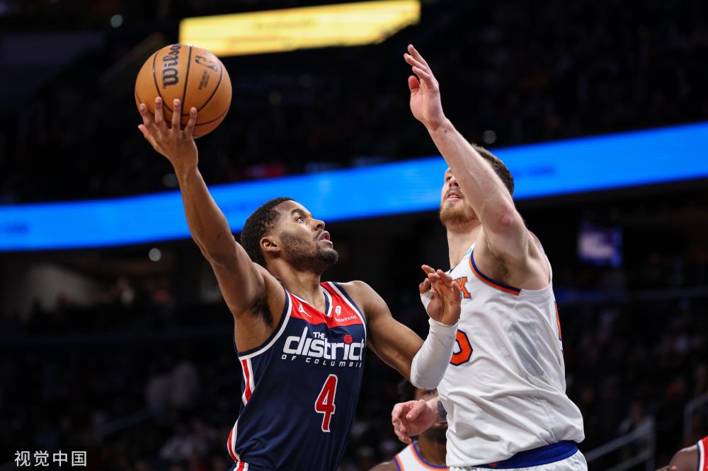 在篮球场上 在篮球场上