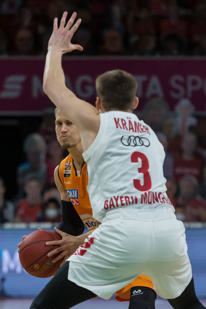 形势陷入混 形势陷入混