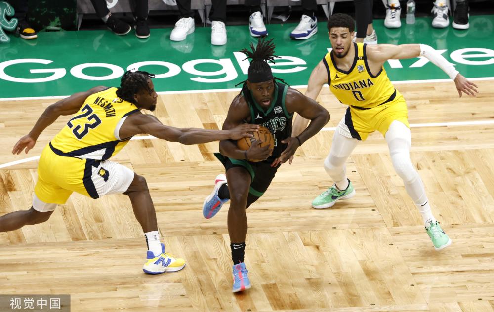 并与队友建 并与队友建