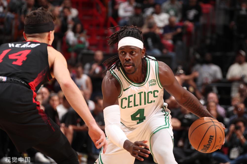 科曼则以其 科曼则以其