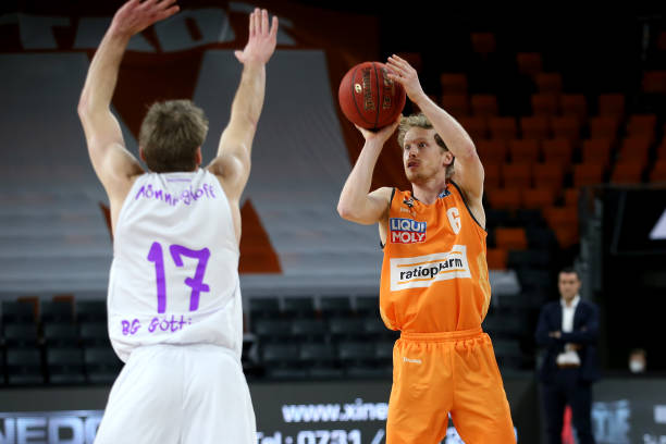 0分1犯规 0分1犯规