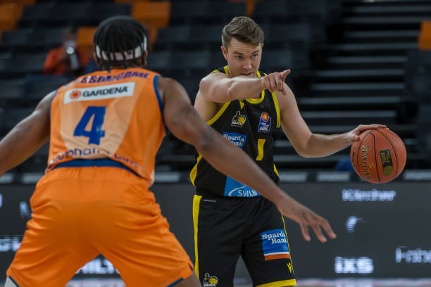 穿对手的防 穿对手的防