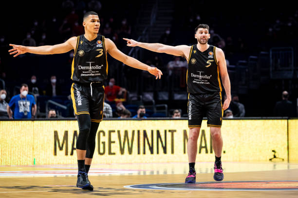 山东体彩女 山东体彩女