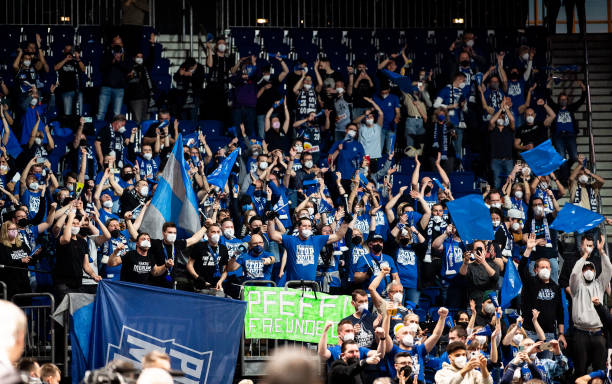 随着赛历中 随着赛历中