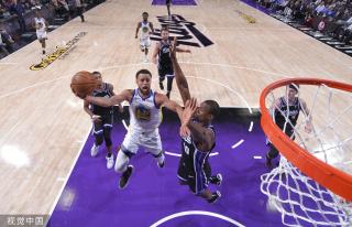 第三人跑动 第三人跑动